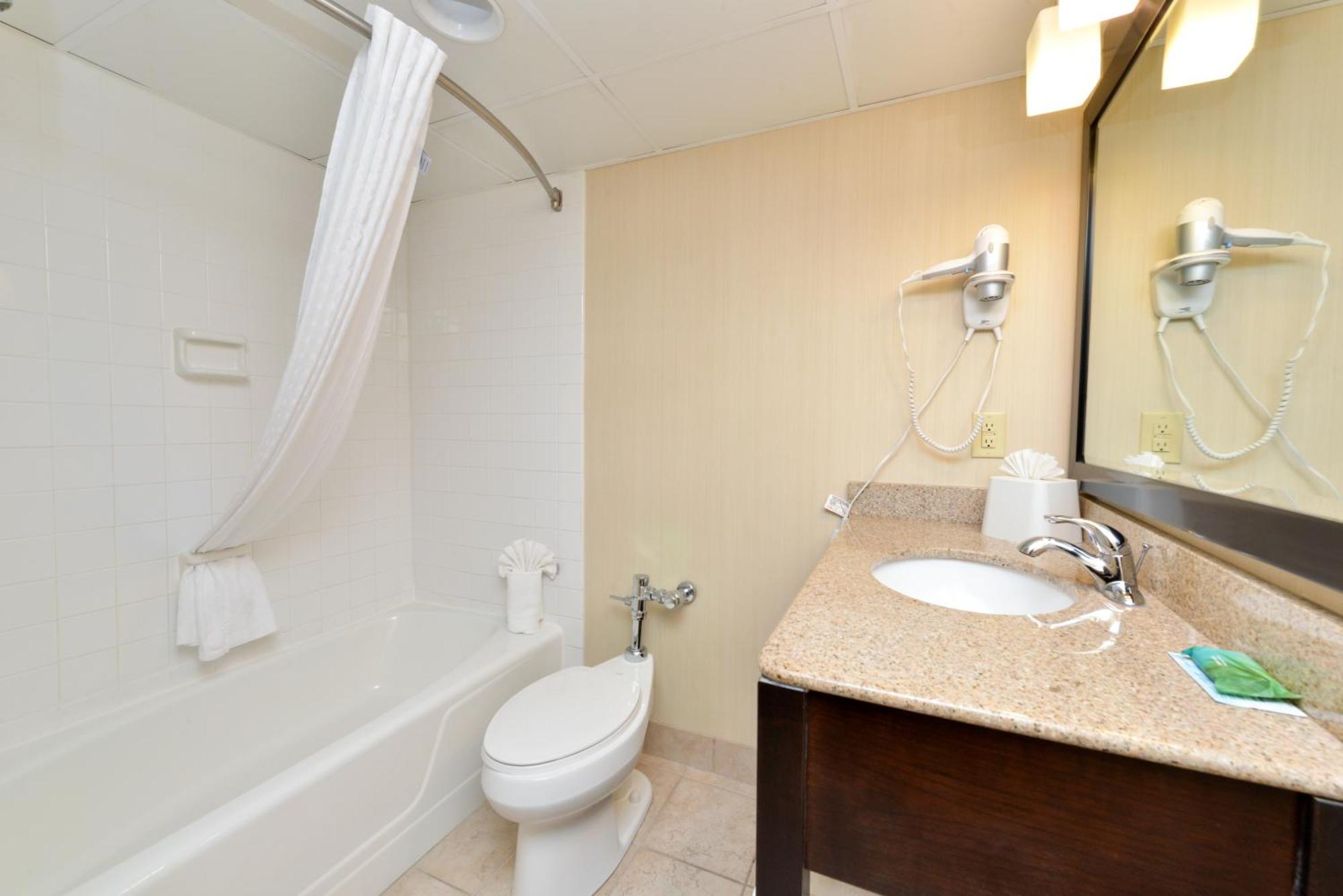 Hawthorne Inn & Conference Center Уинстон-Сейлем Экстерьер фото